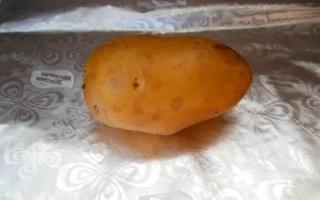 Картофель, запеченный в фольге